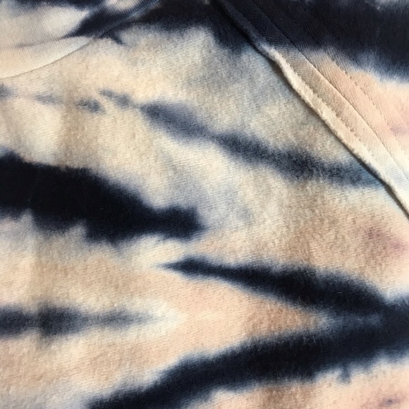 YFB NWOT LS tie dye sweatshirt Med So Soft! - Picture 12 of 12